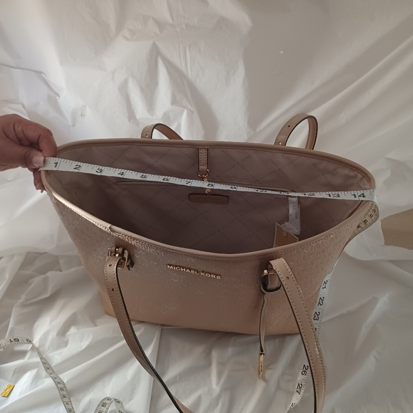 Michael Kors Jet Set travel MD carryall tote - Picture 8 of 13